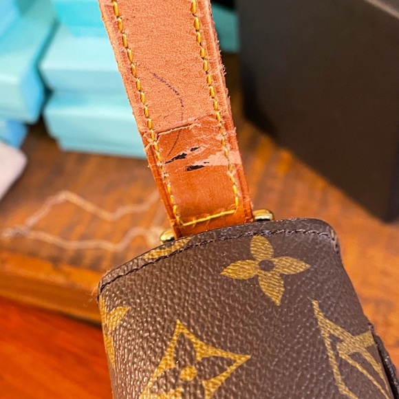 Authentic Vintage Louis Vuitton Monogram Crossbody Cartouchiere - Picture 15 of 15